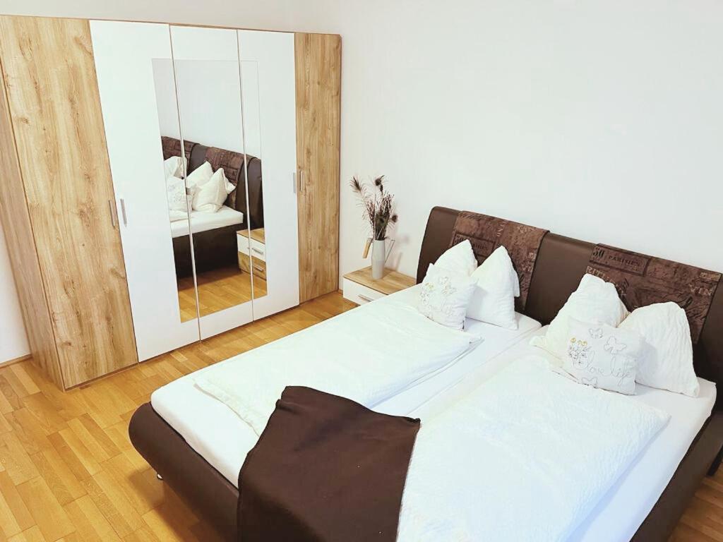 Taferne In Koestendorf - Ferienwohnung Monteurzimmer Ноймаркт ам Валерзее Екстериор снимка