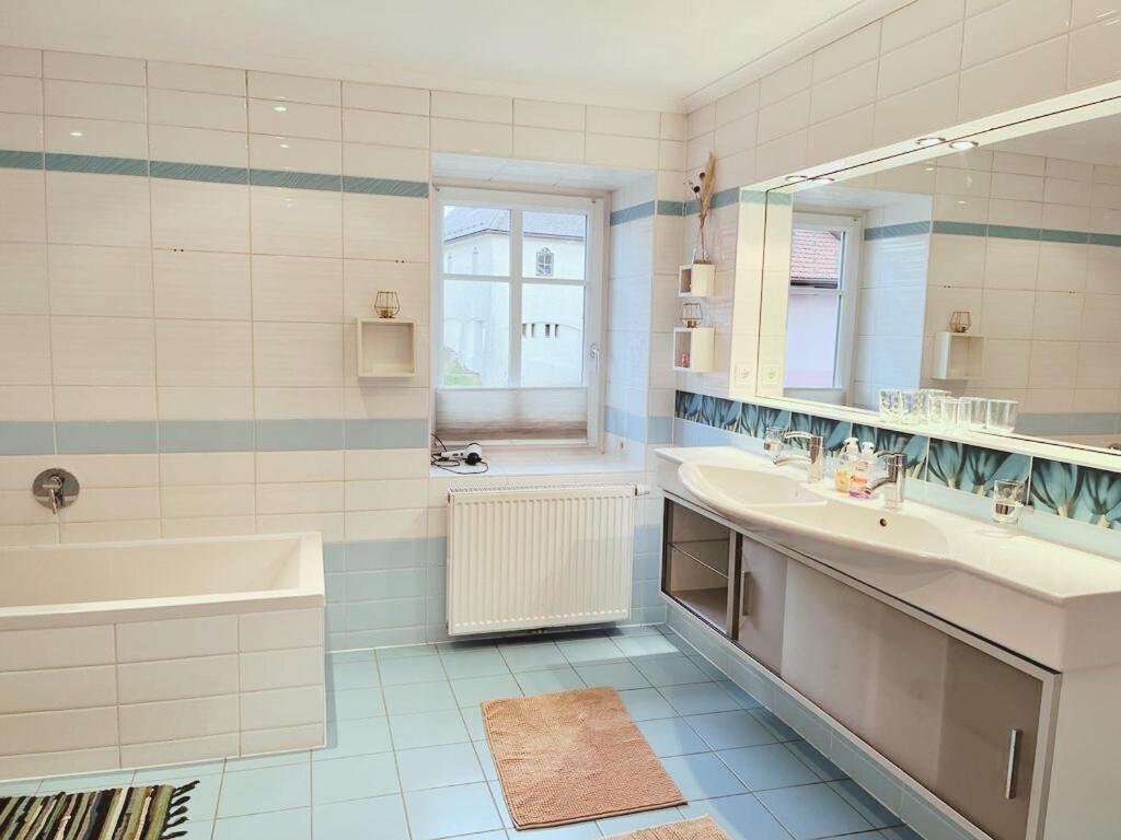 Taferne In Koestendorf - Ferienwohnung Monteurzimmer Ноймаркт ам Валерзее Екстериор снимка
