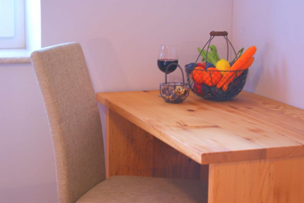 Taferne In Koestendorf - Ferienwohnung Monteurzimmer Ноймаркт ам Валерзее Екстериор снимка