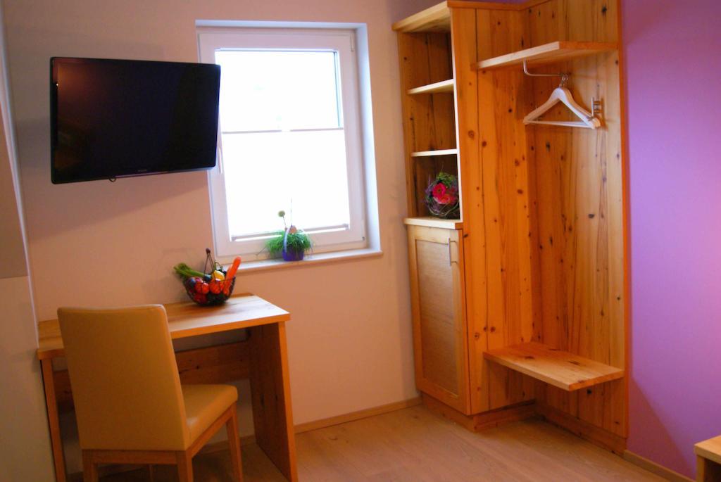 Taferne In Koestendorf - Ferienwohnung Monteurzimmer Ноймаркт ам Валерзее Екстериор снимка