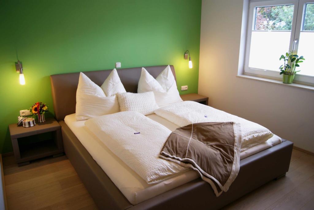 Taferne In Koestendorf - Ferienwohnung Monteurzimmer Ноймаркт ам Валерзее Екстериор снимка
